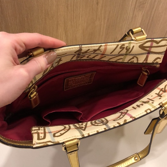 COACH WOMEN'S HERITAGE TATTERSALL GRAFFITI PURSE - Picture 4 of 6